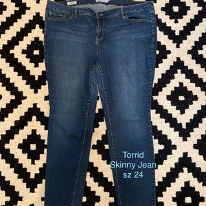 Plus sz 24 Torrid Skinny Jean